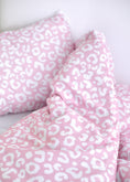 Завантажити зображення в переглядач галереї, "Рожевий леопард" комплект постільної білизни з органічного сатину з авторським принтом