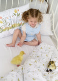 Завантажити зображення в переглядач галереї, "Гусенята" комплект постільної білизни з органічного сатину з авторським принтом