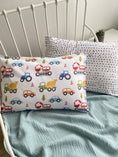 Завантажити зображення в переглядач галереї, Комплект наволочок "Акварельні машинки", органічний сатин, виробник Fabrikkids (Україна), преміум якість