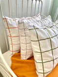Завантажити зображення в переглядач галереї, Комплект наволочок "Клітинка", органічний сатин