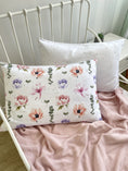 Завантажити зображення в переглядач галереї, Комплект наволочок "Акварельні квіти" органічний сатин, виробник Fabrikkids (Україна), преміум якість