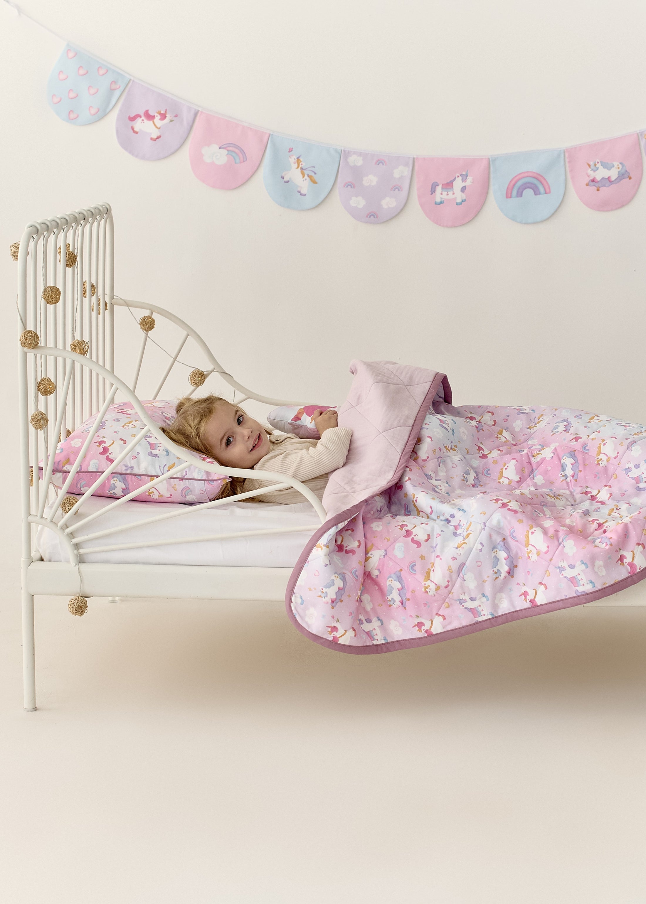 "Єдиноріжки" стьобана ковдра з сатину та муслину