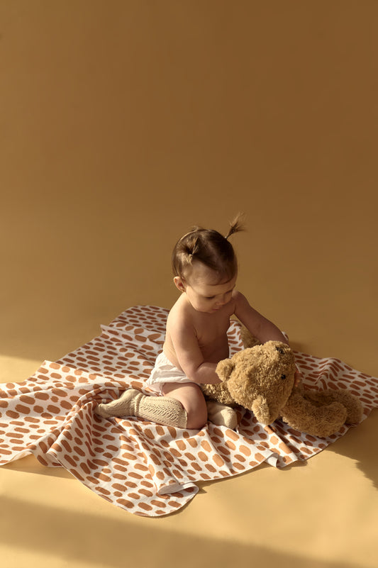 Пелюшка з органічної фланелі "Плямки жирафа" в подарунковій упаковці  95/120