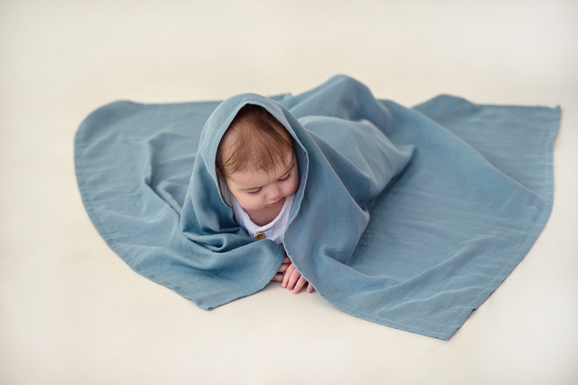 Пелюшка з двошарового муслину "Ніжний графіт" в подарунковій коробці (95х120)