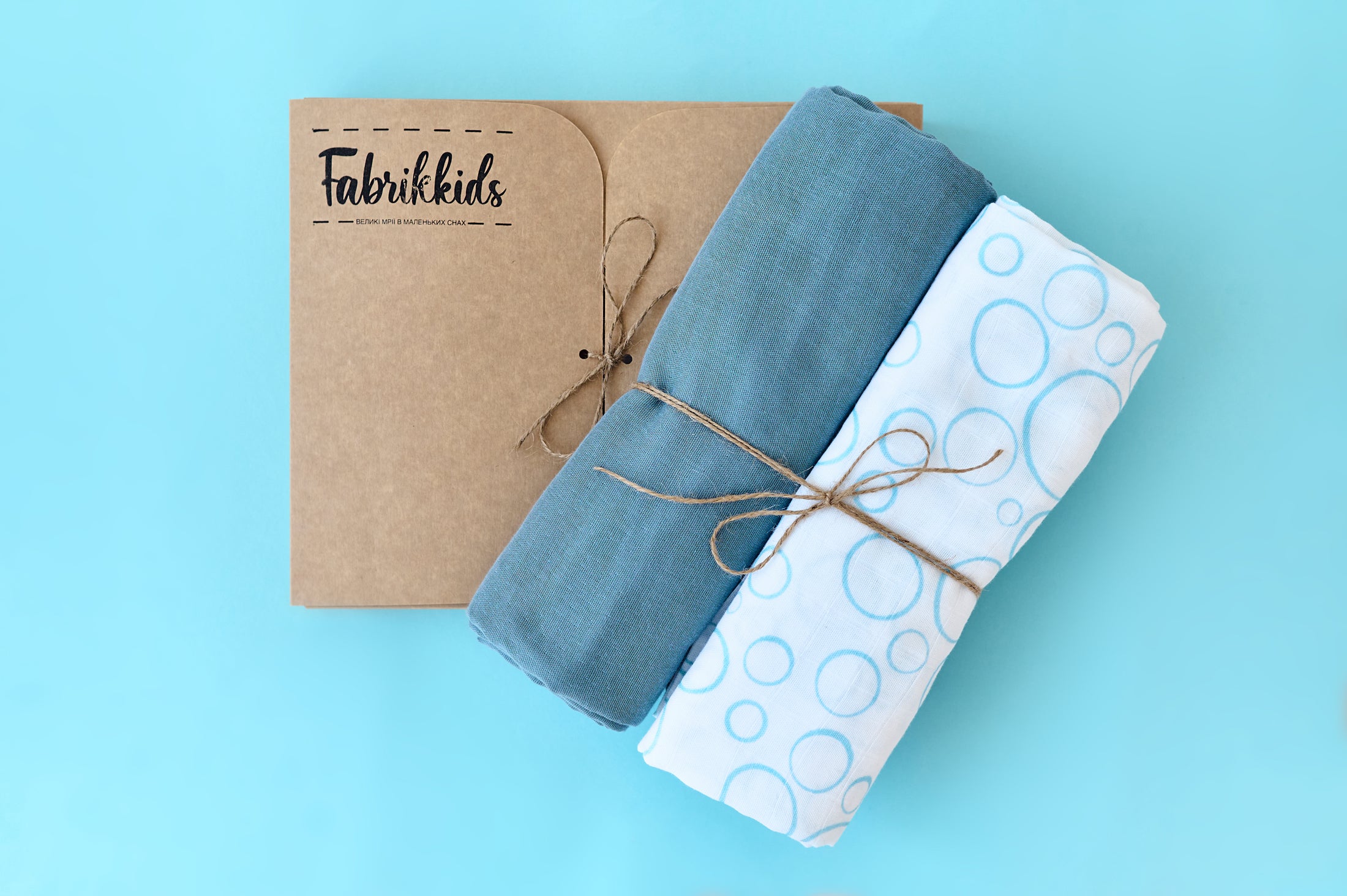 Пелюшка з двошарового муслину "Ніжний графіт" в подарунковій коробці (95х120)