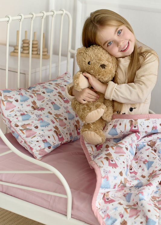 "Казкова історія" стьобана ковдра з сатину та муслину