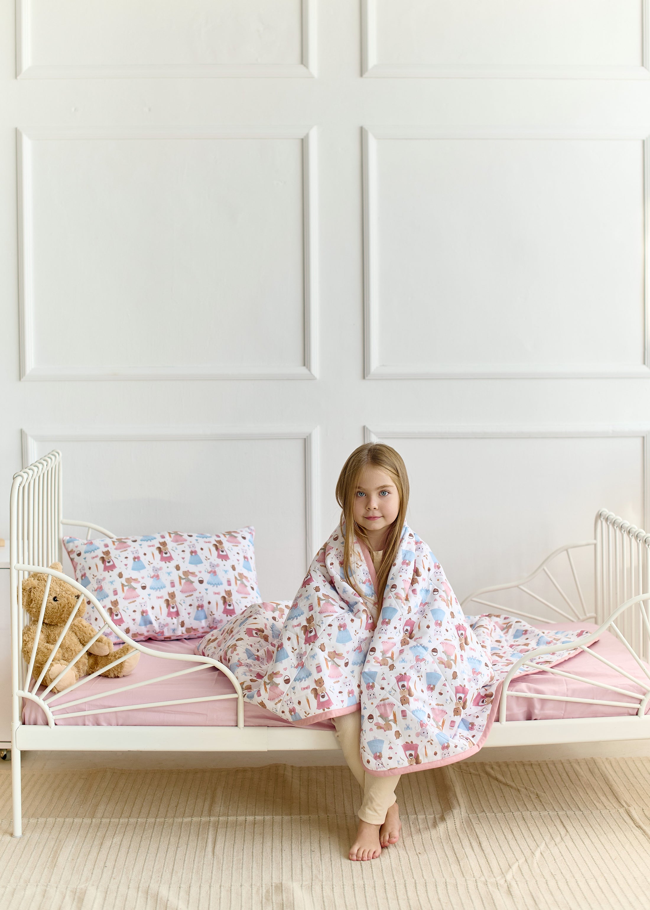 "Казкова історія" стьобана ковдра з сатину та муслину