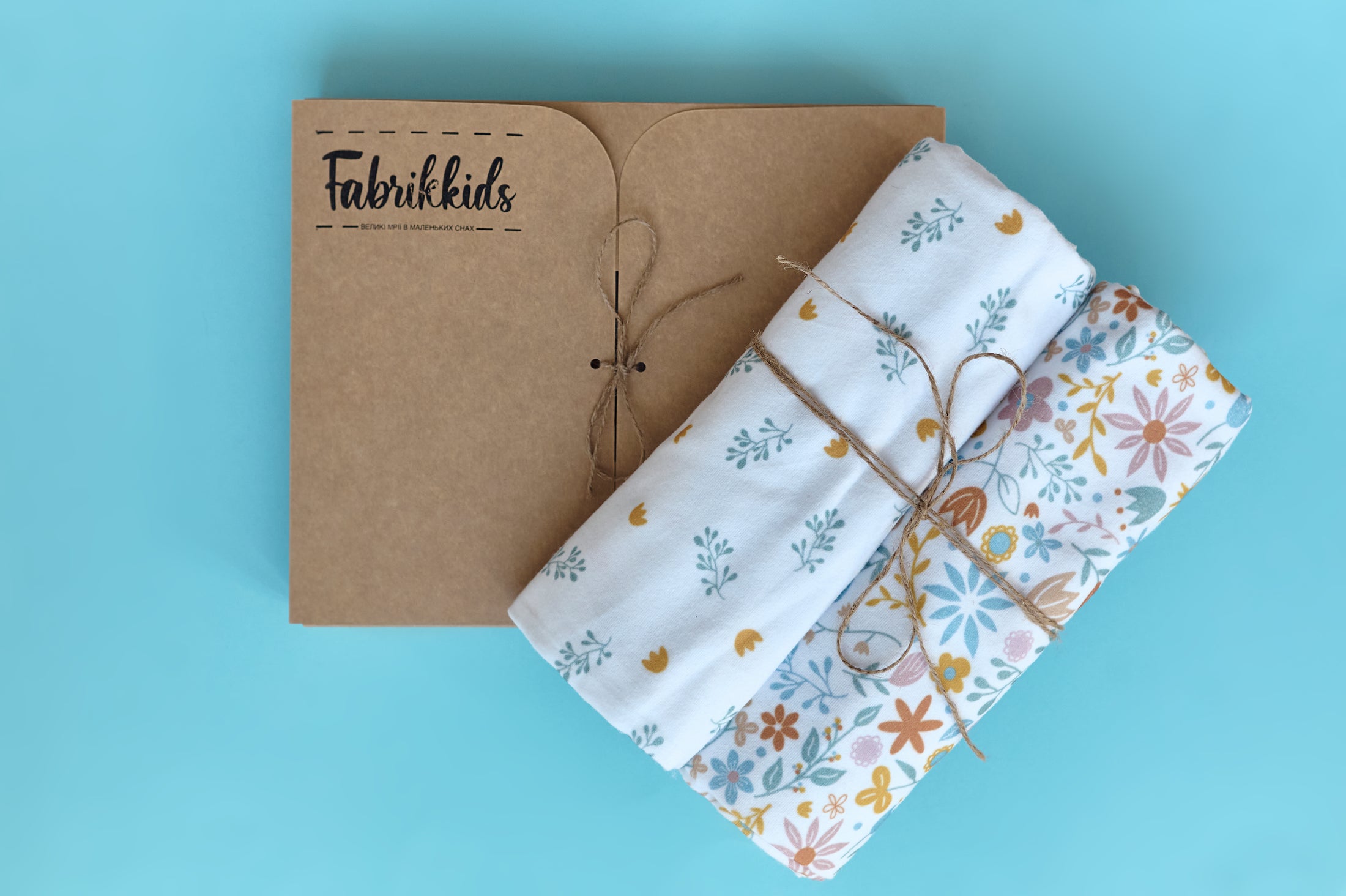 Пелюшка з органічної фланелі "Квітуча галявина"  95/120, виробник Fabrikkids,Україна