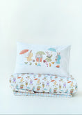 Завантажити зображення в переглядач галереї, "Зайченята" комплект постільної білизни з органічного сатину з авторським принтом
