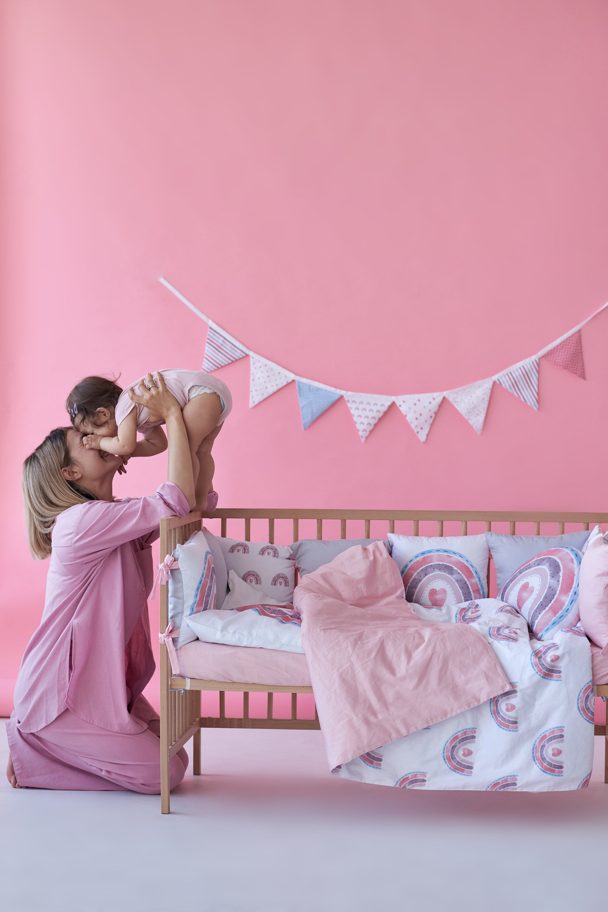 Бортики-подушки "Акварельні веселки", виробник Fabrikkids (Україна) преміум якість.