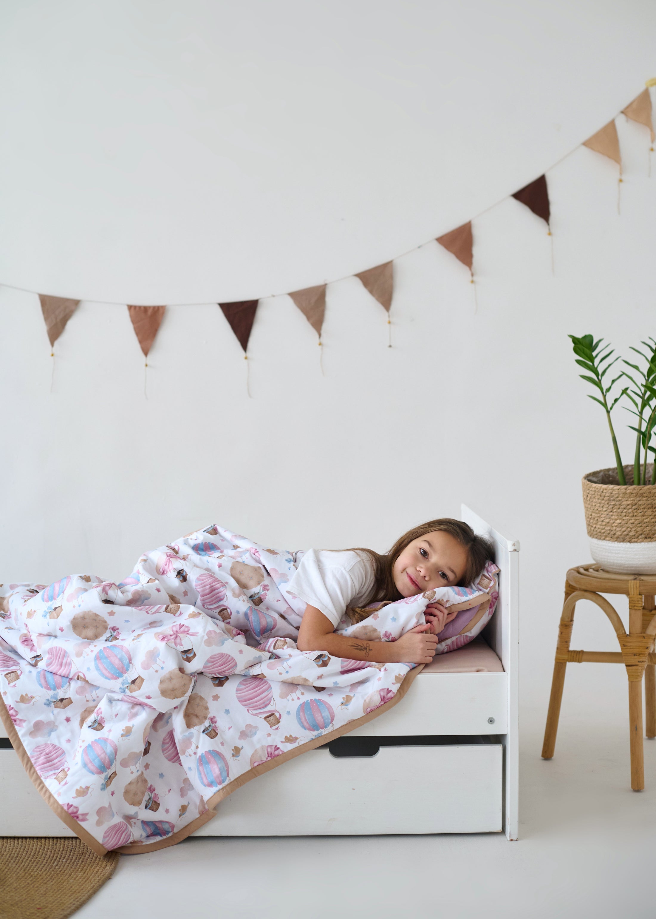 "Навколо світу рожевий" стьобана ковдра з сатину та муслину