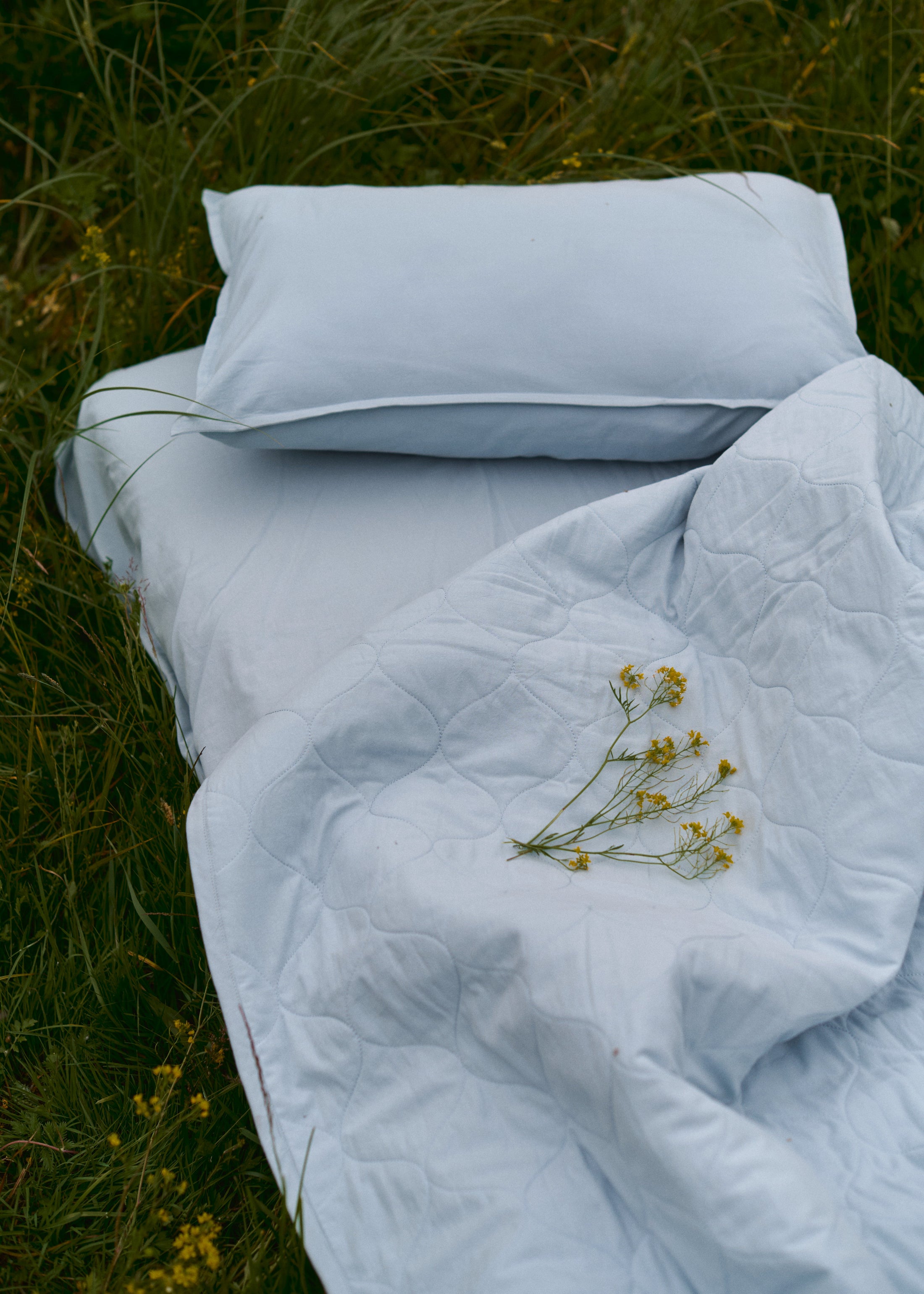 "Сіро-блакитний" стьобана ковдра + наволочка з вареної бавовни