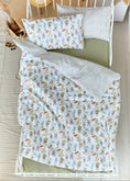 Завантажити зображення в переглядач галереї, "Зайченята" комплект постільної білизни з органічного сатину з авторським принтом

