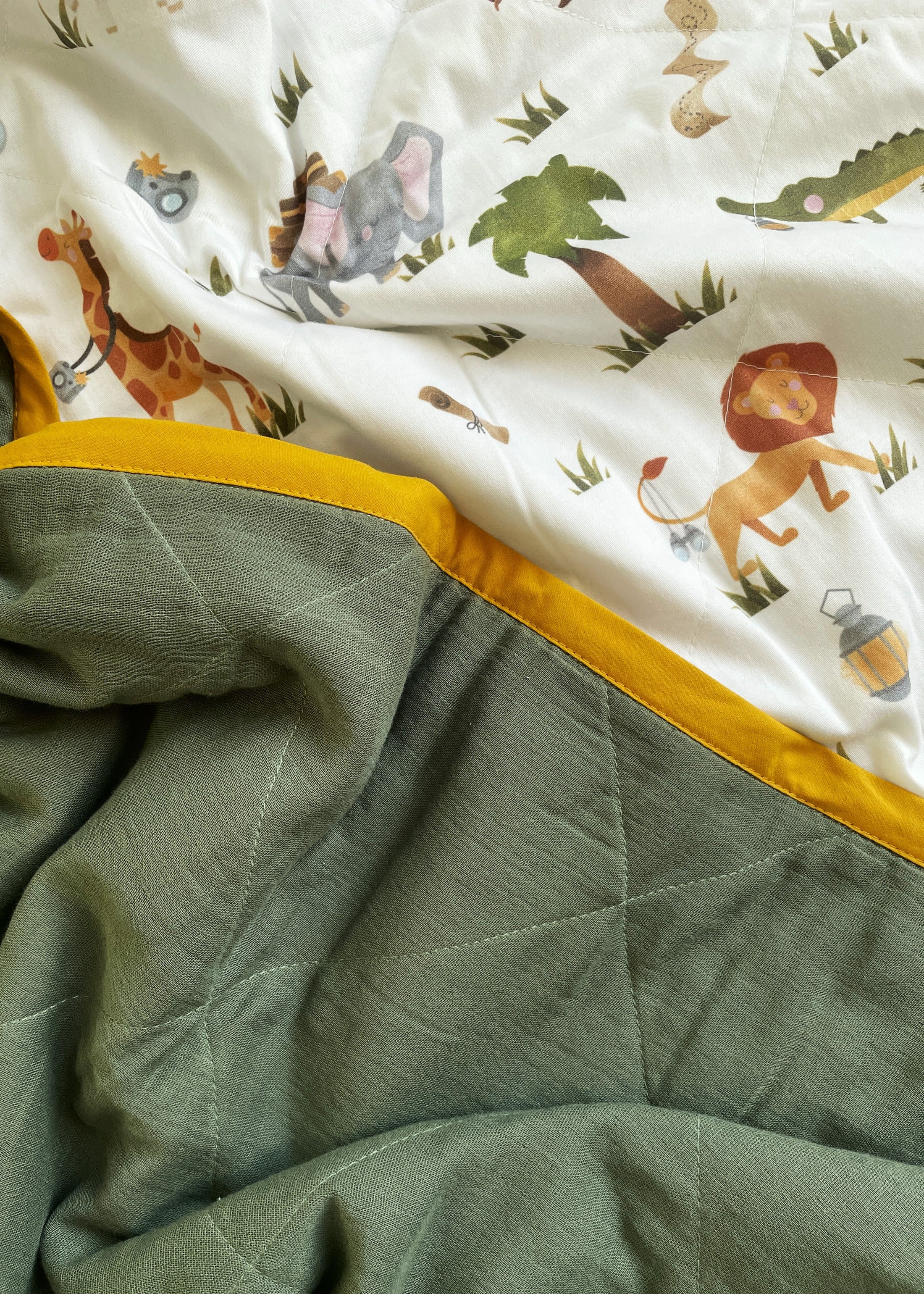 "Джунглі" стьобана ковдра з сатину та муслину