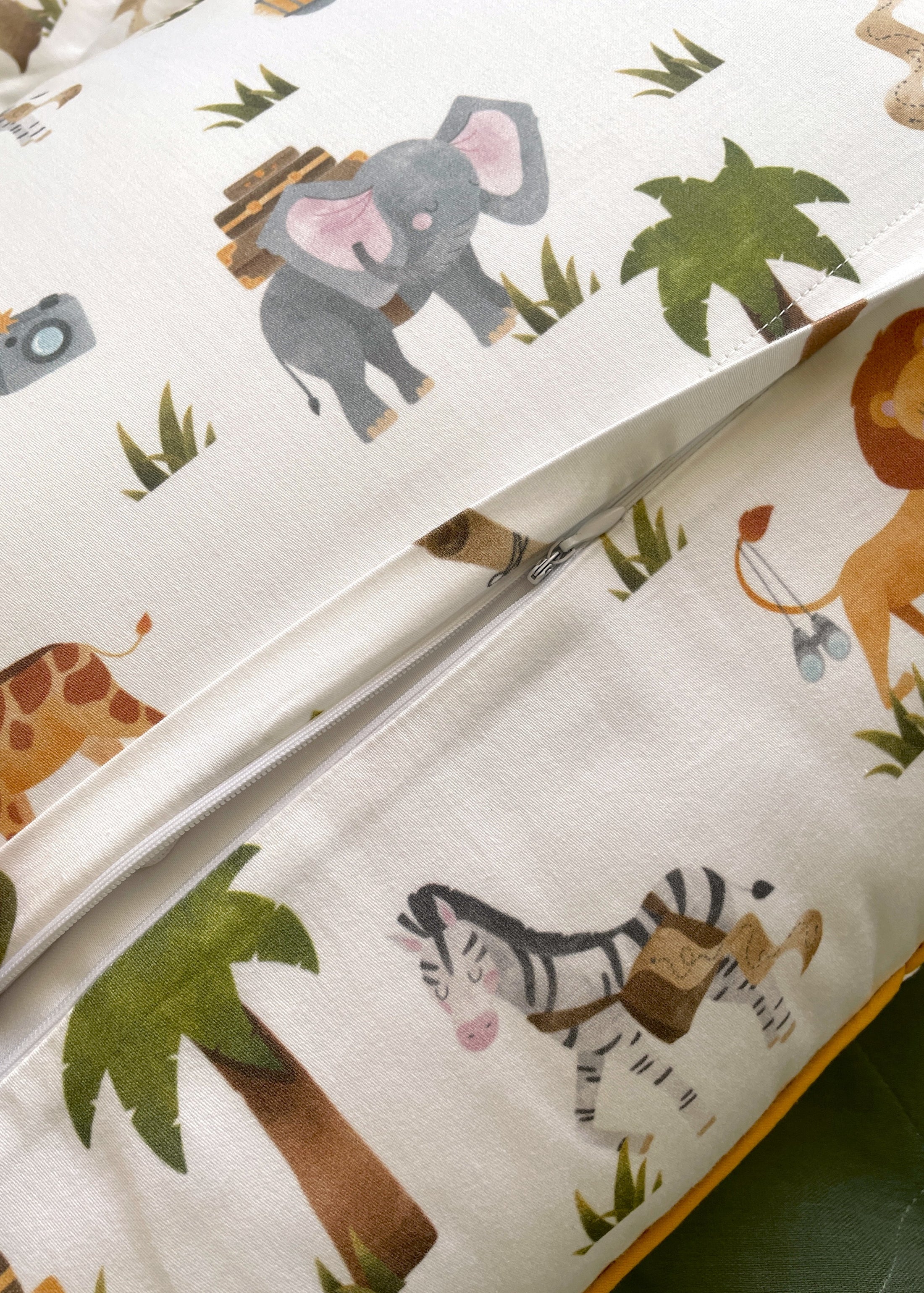 "Джунглі" стьобана ковдра з сатину та муслину