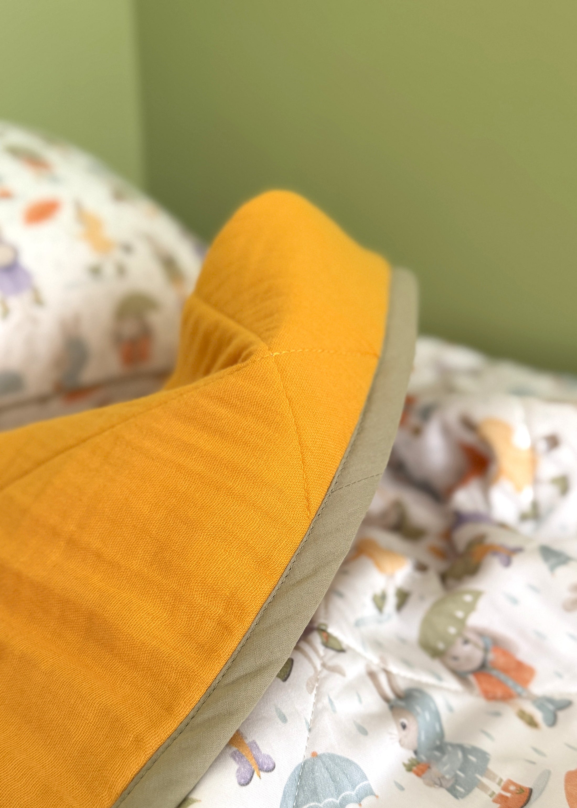 "Зайченята" стьобана ковдра з сатину та муслину