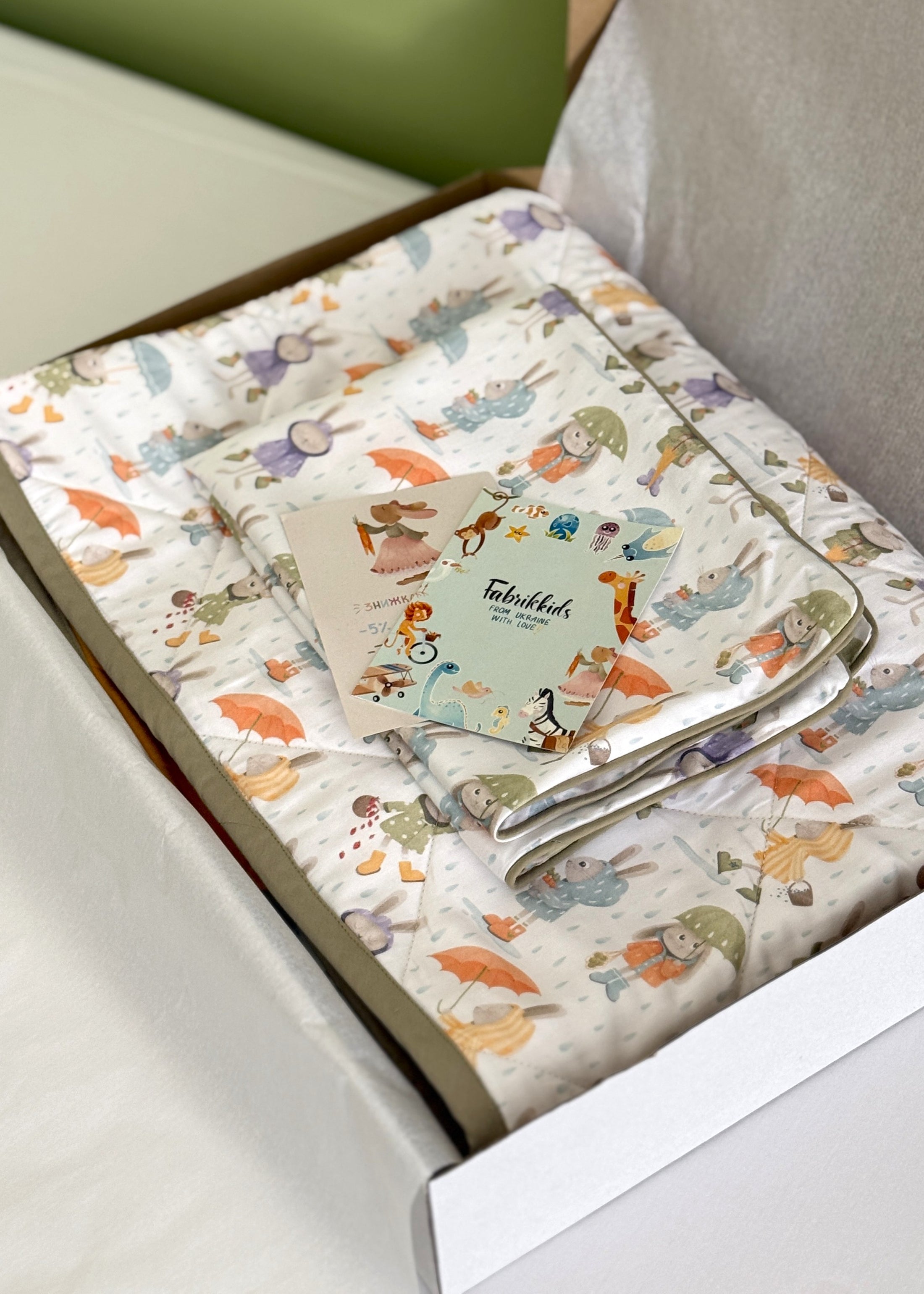 "Зайченята" стьобана ковдра з сатину та муслину