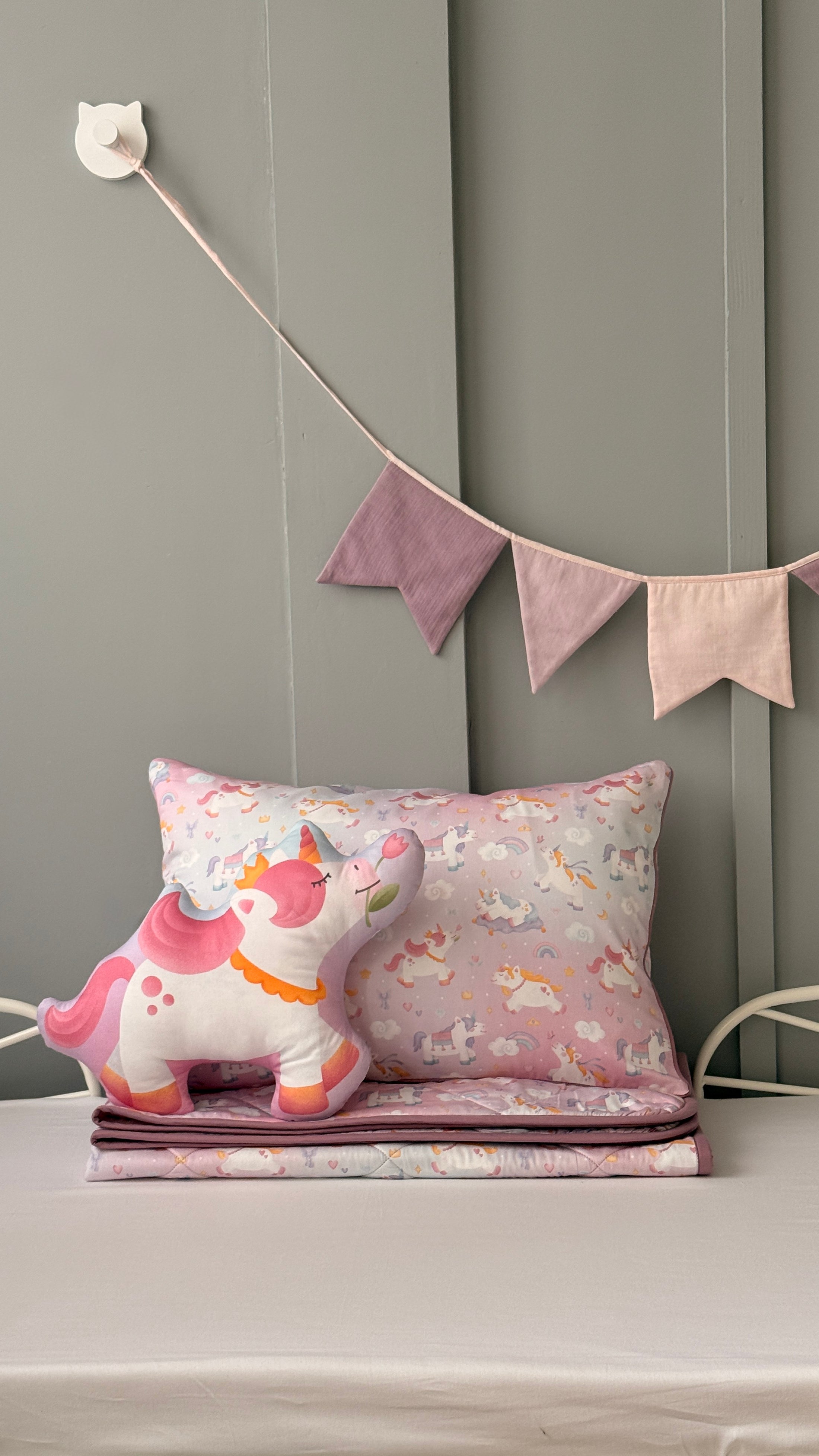 "Єдиноріжки" стьобана ковдра з сатину та муслину