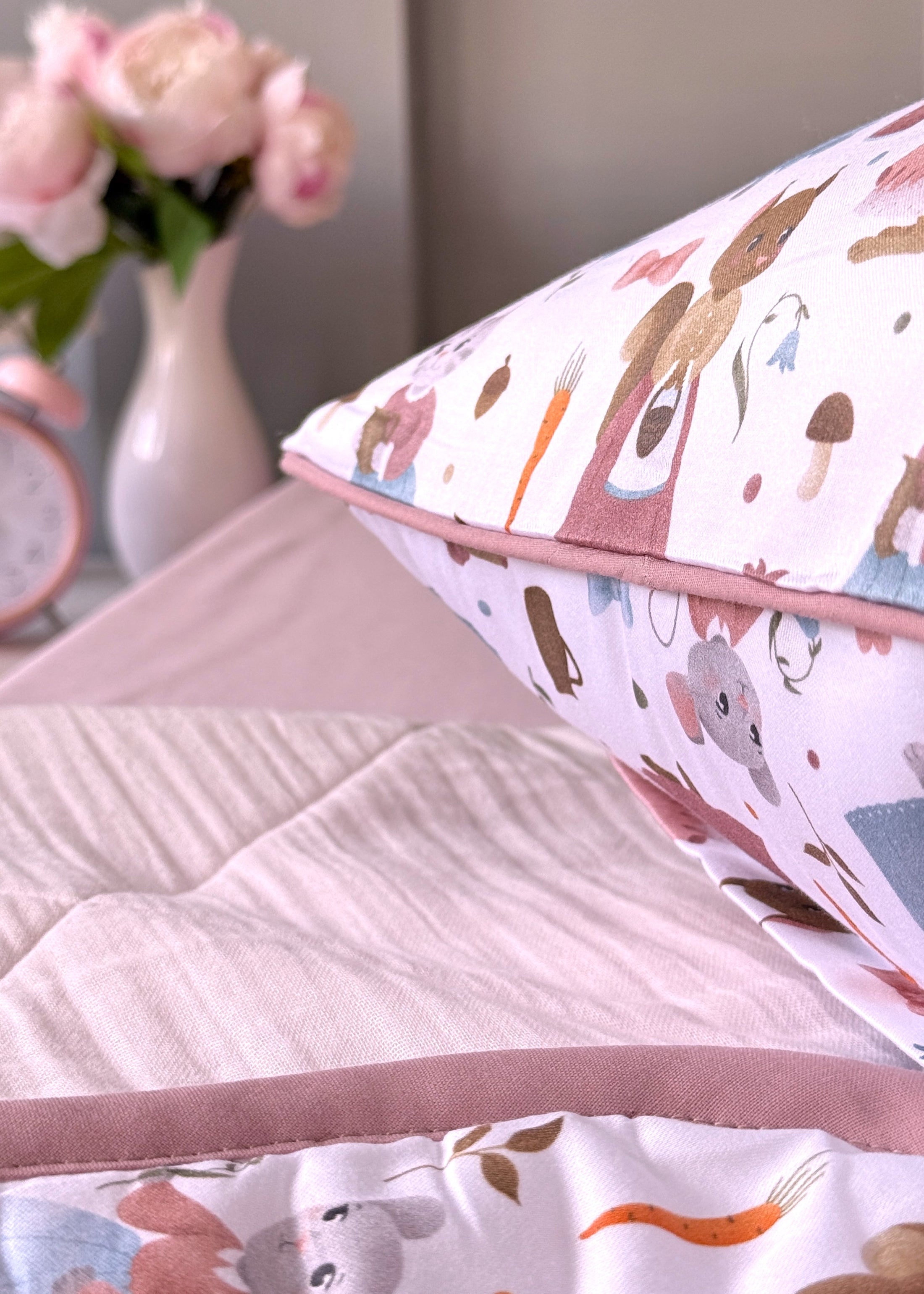 "Казкова історія" стьобана ковдра з сатину та муслину