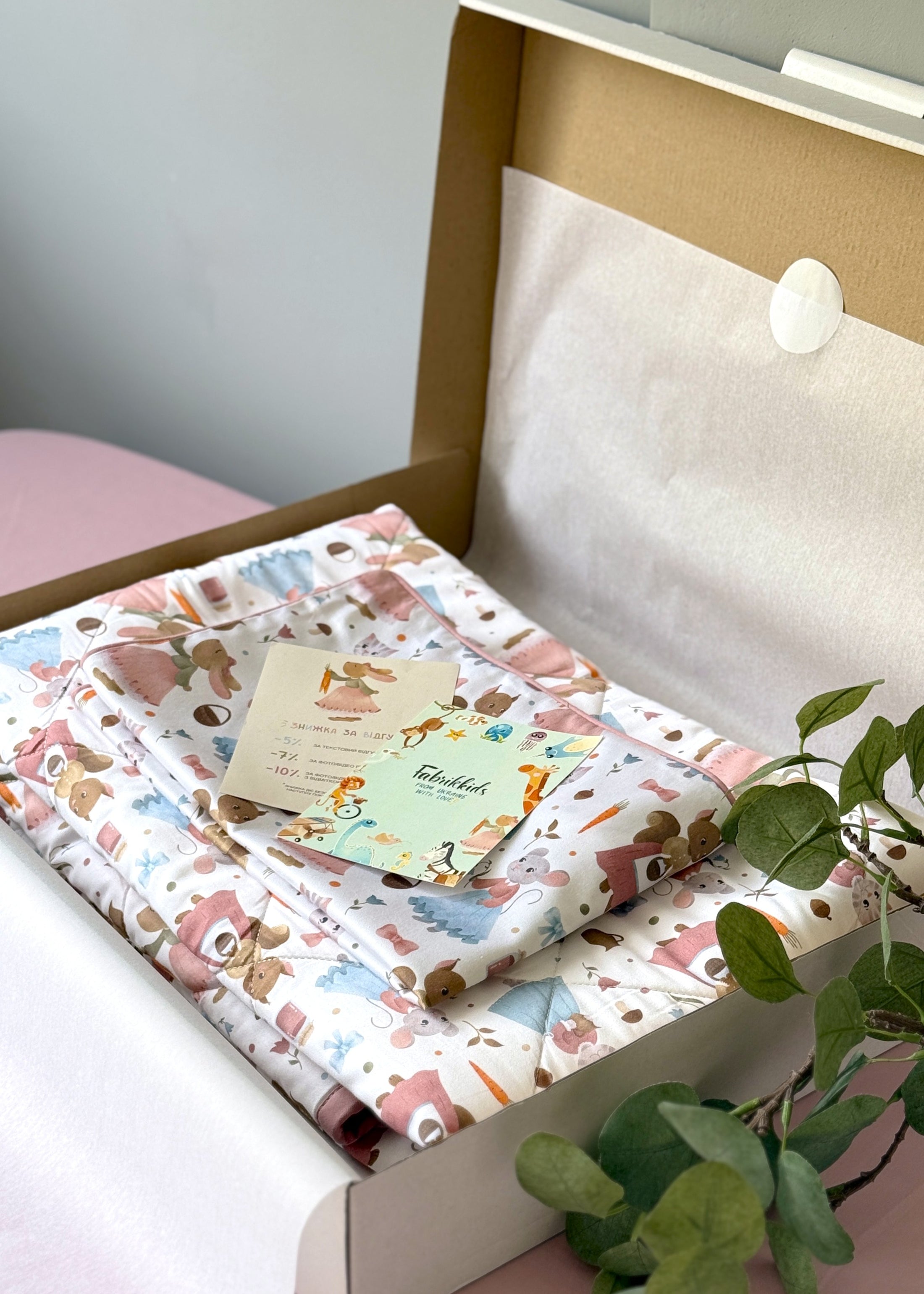 "Казкова історія" стьобана ковдра з сатину та муслину